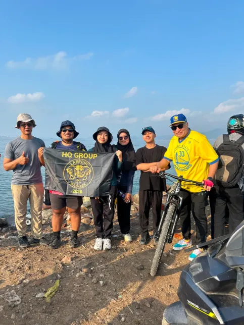 Pesona Suasana PIK (Pantai Indah Kunyit)
